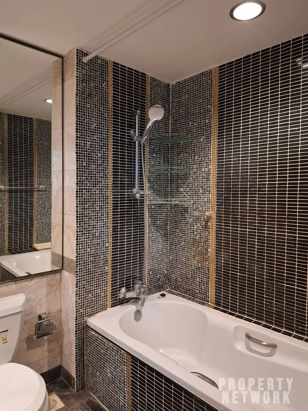 Spacious 78 sqm 1-bedroom condo for rent at Asoke Place, Sukhumvit. Fully furnished, great amenities, near BTS Asoke & MRT Sukhumvit. Rent: 28,000 THB/month.