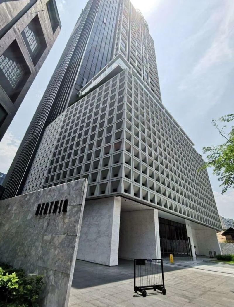 2BR, 2BTH Condo for Rent at BEATNIQ Sukhumvit 32, 90 sq.m., ฿90,000/month, 300m to BTS Thonglor – Luxury Living in the Heart of Bangkok