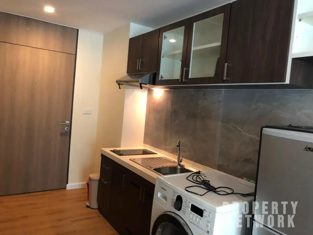 Discover a fully furnished 1-bedroom condo at Noble Remix, 61 sqm, 7th floor, with direct BTS access. Rent for 40,000 THB/month Near BTS Thong Lor and near MRT Queen Sirikit