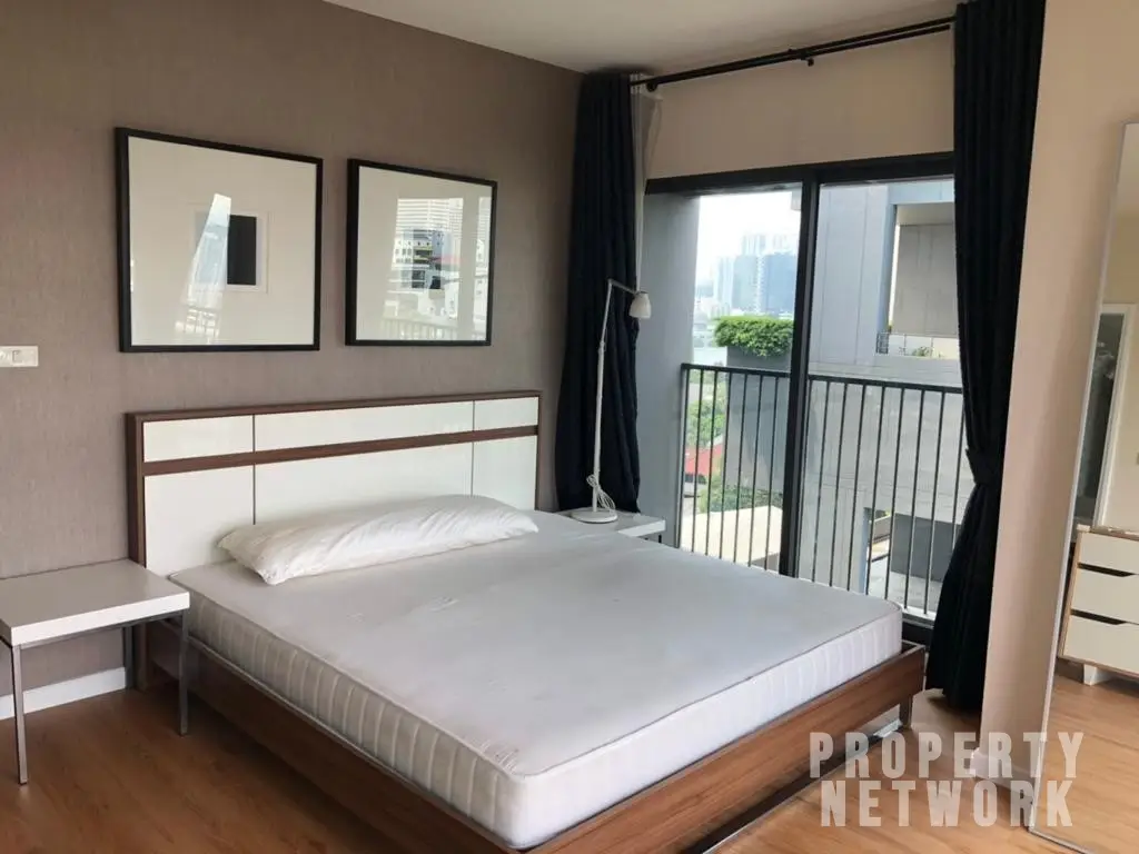 Discover a fully furnished 1-bedroom condo at Noble Remix, 61 sqm, 7th floor, with direct BTS access. Rent for 40,000 THB/month Near BTS Thong Lor and near MRT Queen Sirikit