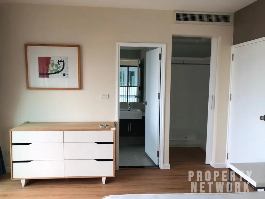 Discover a fully furnished 1-bedroom condo at Noble Remix, 61 sqm, 7th floor, with direct BTS access. Rent for 40,000 THB/month Near BTS Thong Lor and near MRT Queen Sirikit