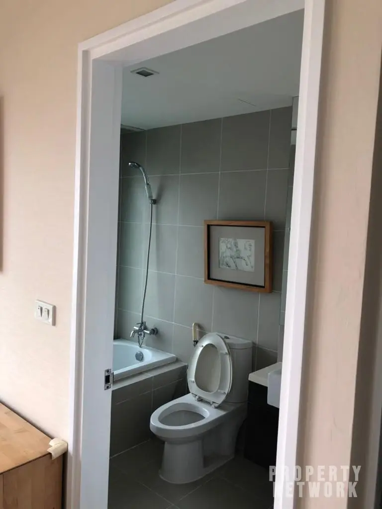 Discover a fully furnished 1-bedroom condo at Noble Remix, 61 sqm, 7th floor, with direct BTS access. Rent for 40,000 THB/month Near BTS Thong Lor and near MRT Queen Sirikit