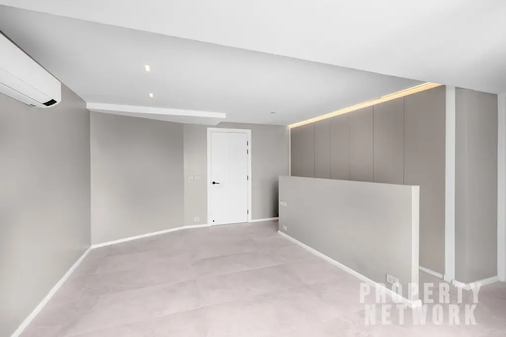 Explore this fully renovated 5-bedroom, 6-bathroom penthouse at D.S. Tower 1 Sukhumvit 33, offering 325 sqm of luxury living with pet-friendly amenities near BTS Phrom Phong