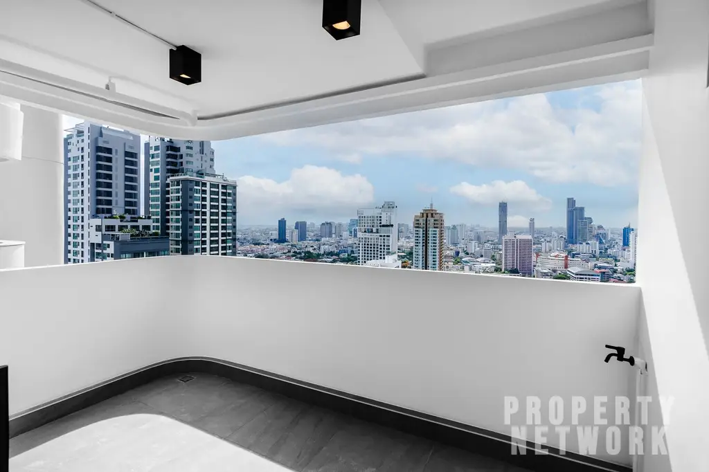 Explore this fully renovated 5-bedroom, 6-bathroom penthouse at D.S. Tower 1 Sukhumvit 33, offering 325 sqm of luxury living with pet-friendly amenities near BTS Phrom Phong