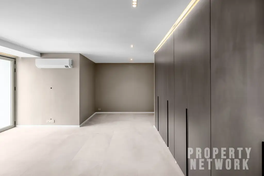 Explore this fully renovated 5-bedroom, 6-bathroom penthouse at D.S. Tower 1 Sukhumvit 33, offering 325 sqm of luxury living with pet-friendly amenities near BTS Phrom Phong