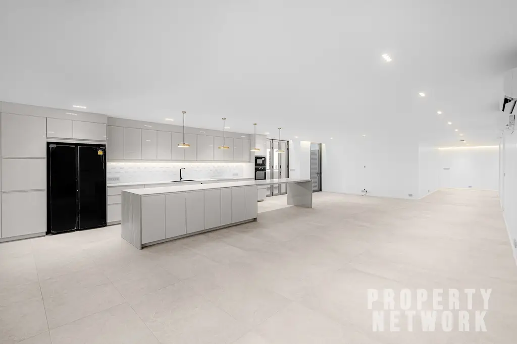 Explore this fully renovated 5-bedroom, 6-bathroom penthouse at D.S. Tower 1 Sukhumvit 33, offering 325 sqm of luxury living with pet-friendly amenities near BTS Phrom Phong