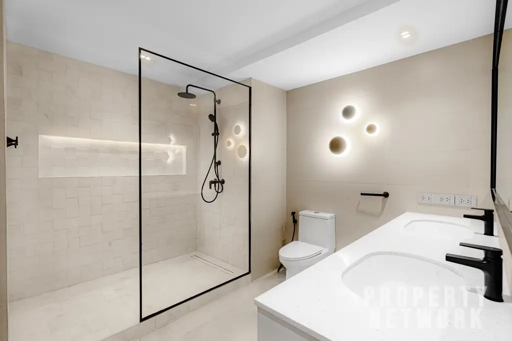 Explore this fully renovated 5-bedroom, 6-bathroom penthouse at D.S. Tower 1 Sukhumvit 33, offering 325 sqm of luxury living with pet-friendly amenities near BTS Phrom Phong