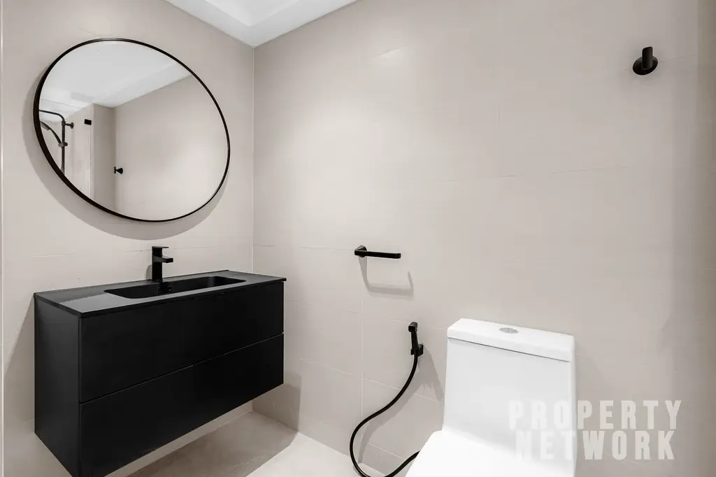 Explore this fully renovated 5-bedroom, 6-bathroom penthouse at D.S. Tower 1 Sukhumvit 33, offering 325 sqm of luxury living with pet-friendly amenities near BTS Phrom Phong