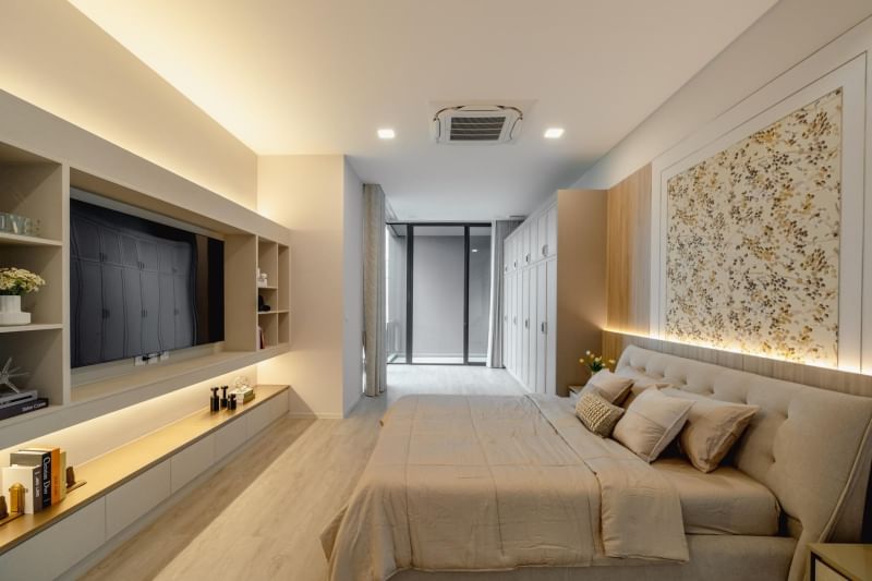4-BR, 5-BTH Luxury House for Rent at Vive Krungthepkreetha, 420 sqm, Private Pool, Near MRT Sri Kreetha, Only ฿420,000/month – Exclusive Bangkok Living!