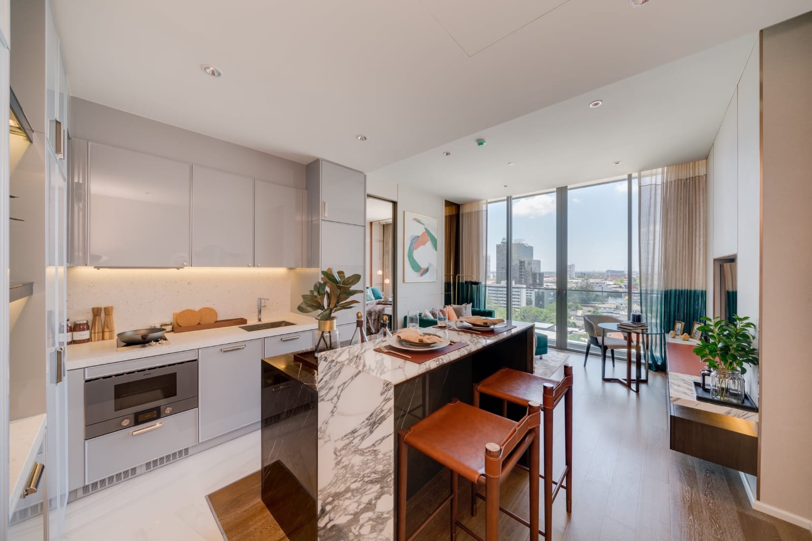 Luxury 1-bedroom condo at KRAAM Sukhumvit 26, 61 sqm, fully furnished. Modern amenities, serene living near BTS Phrom Phong. Rent: 65,000 THB/month
