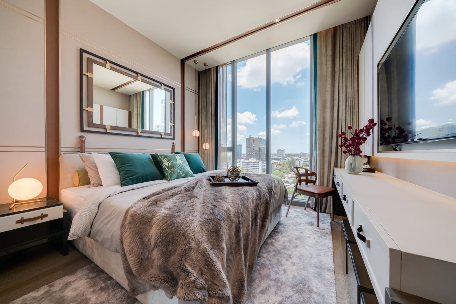 Luxury 1-bedroom condo at KRAAM Sukhumvit 26, 61 sqm, fully furnished. Modern amenities, serene living near BTS Phrom Phong. Rent: 65,000 THB/month
