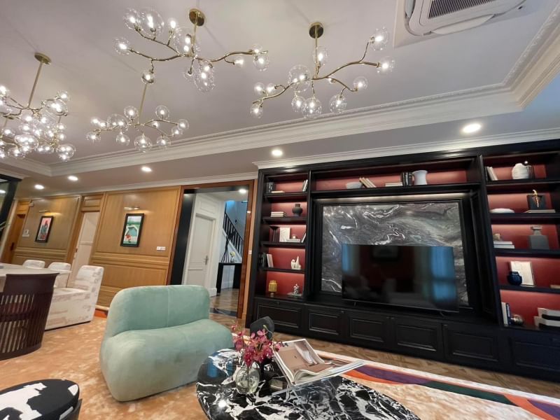 5-Bed, 6-Bath, 609 sqm House for Sale or Rent at Nantawan Krungthepkreetha, Saphan Sung – Rent ฿600,000/month, Near MRT Sri Kreetha Station