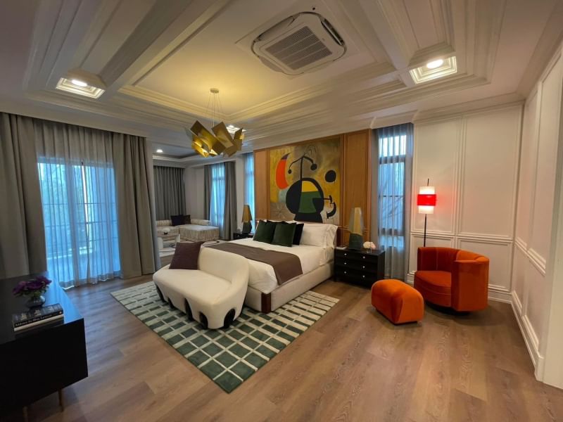 5-Bed, 6-Bath, 609 sqm House for Sale or Rent at Nantawan Krungthepkreetha, Saphan Sung – Rent ฿600,000/month, Near MRT Sri Kreetha Station