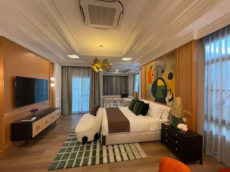 5-Bed, 6-Bath, 609 sqm House for Sale or Rent at Nantawan Krungthepkreetha, Saphan Sung – Rent ฿600,000/month, Near MRT Sri Kreetha Station
