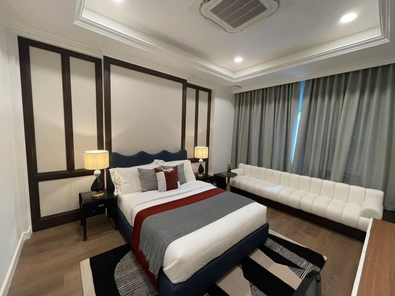 5-Bed, 6-Bath, 609 sqm House for Sale or Rent at Nantawan Krungthepkreetha, Saphan Sung – Rent ฿600,000/month, Near MRT Sri Kreetha Station
