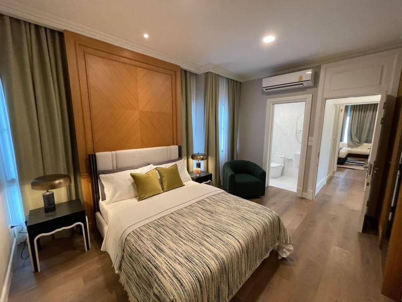 5-Bed, 6-Bath, 609 sqm House for Sale or Rent at Nantawan Krungthepkreetha, Saphan Sung – Rent ฿600,000/month, Near MRT Sri Kreetha Station