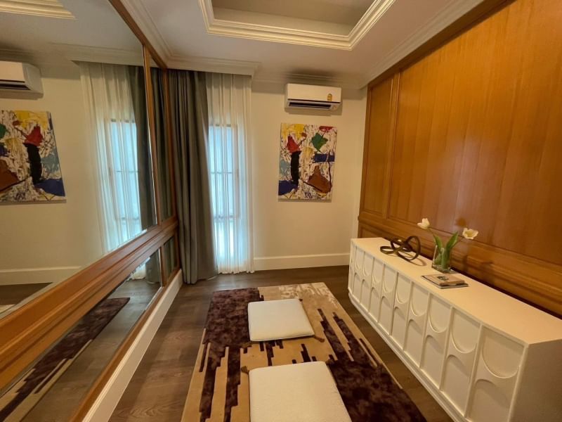5-Bed, 6-Bath, 609 sqm House for Sale or Rent at Nantawan Krungthepkreetha, Saphan Sung – Rent ฿600,000/month, Near MRT Sri Kreetha Station