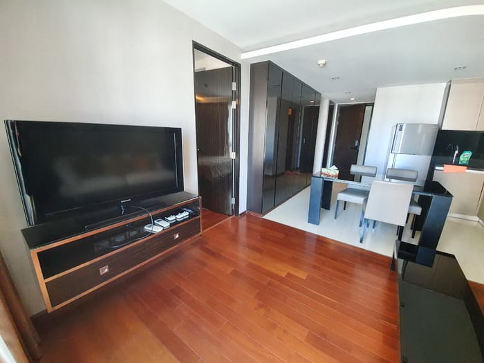 Discover luxury living at The Address 61 in Sukhumvit. Spacious 2-bedroom condo, 96.65 sqm, fully furnished, top-tier amenities, just 40,000 THB/month near BTS Ekkamai and near BTS Thong Lor