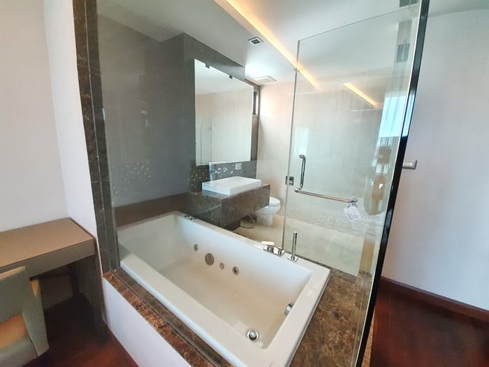 Discover luxury living at The Address 61 in Sukhumvit. Spacious 2-bedroom condo, 96.65 sqm, fully furnished, top-tier amenities, just 40,000 THB/month near BTS Ekkamai and near BTS Thong Lor