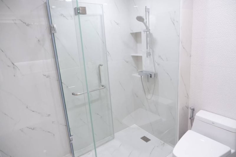 Spacious 3-bedroom condo for rent at La Cascade, Sukhumvit 260 sqm, newly renovated, 16th floor, fully furnished. Rent 120,000 THB/month. Near BTS Ekkamai