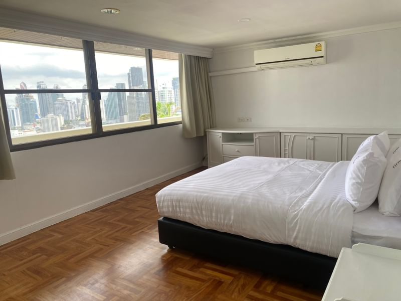 Discover luxury living at Charan Tower Sukhumvit Soi 43. Rent a 430 sqm penthouse duplex with 3+1 bedrooms, and pet-friendly 180K THB/month near BTS Phrom Phong