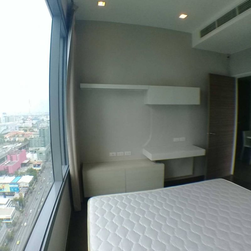 Stylish 2-bedroom condo at Q Asoke, 45 sqm fully furnished. Rent at THB 39,000/month. Prime location near MRT Phetchaburi , top amenities, and vibrant city life