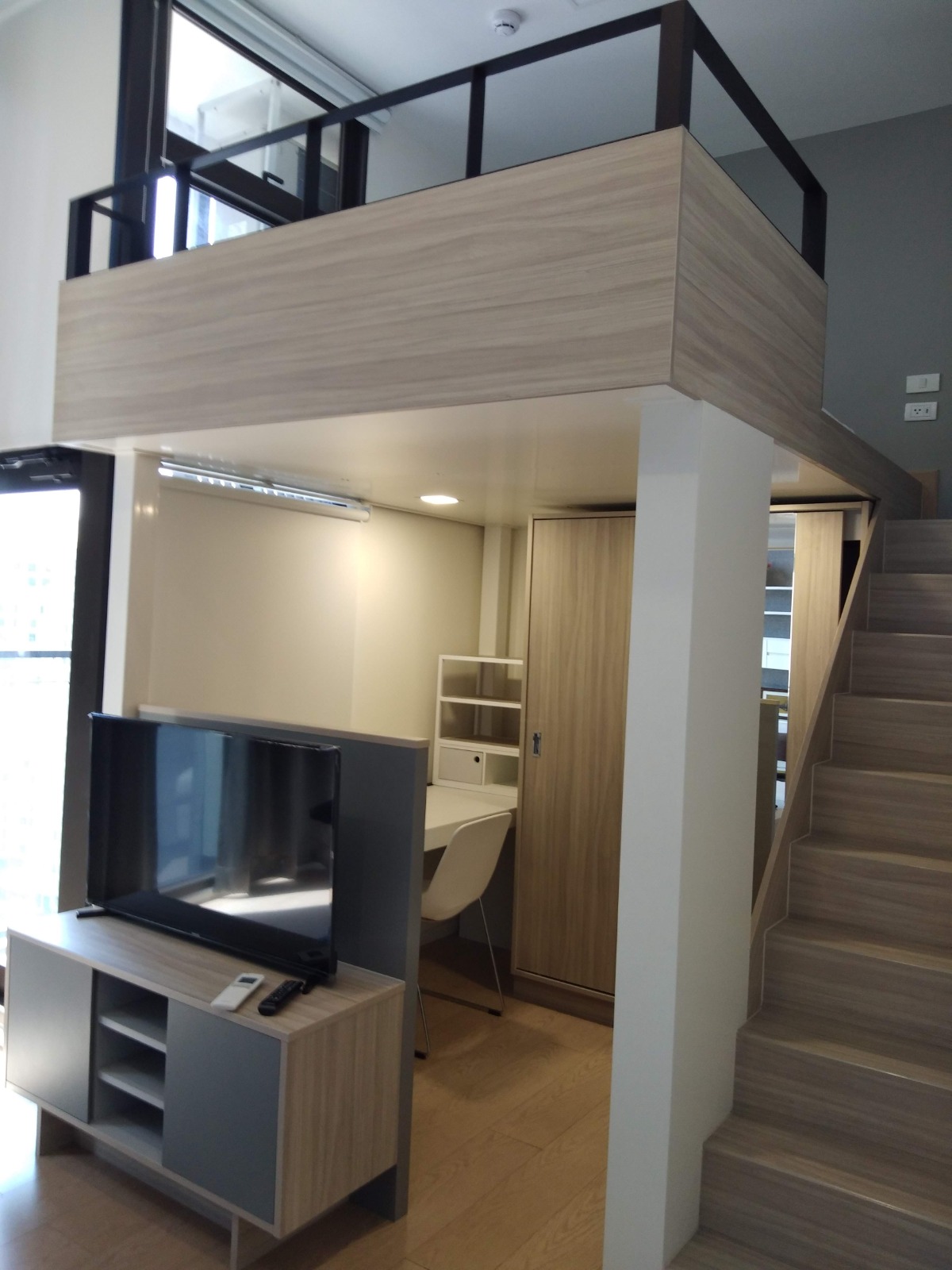 1-Bedroom, 1-Bathroom Condo for Rent at Chewathai Residence Asoke – 20 sq.m., ฿25,000/month, Near MRT Phetchaburi, Move-In Ready