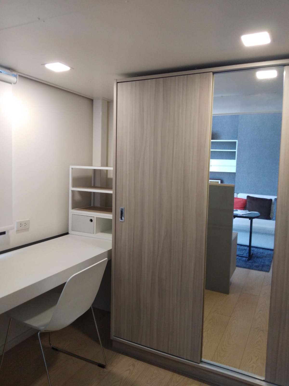 1-Bedroom, 1-Bathroom Condo for Rent at Chewathai Residence Asoke – 20 sq.m., ฿25,000/month, Near MRT Phetchaburi, Move-In Ready