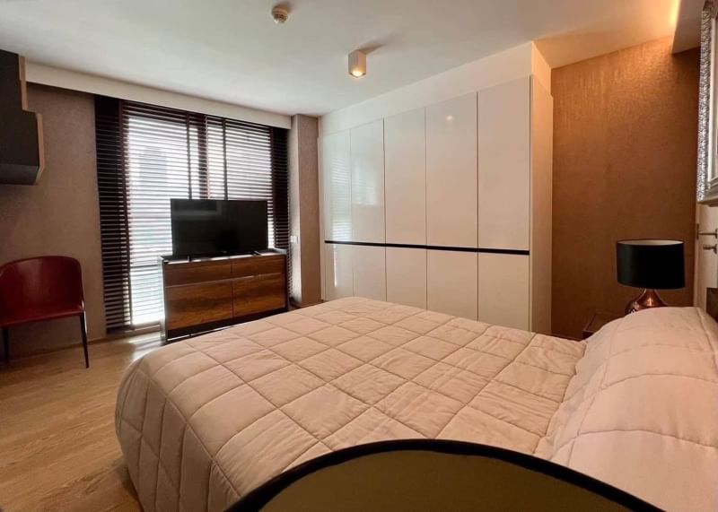Rent a pet-friendly 2-bedroom condo at Maestro 39 in Sukhumvit. Modern amenities, negotiable rent, and a prime location near BTS Phrom Phong. THB 47,000/month.