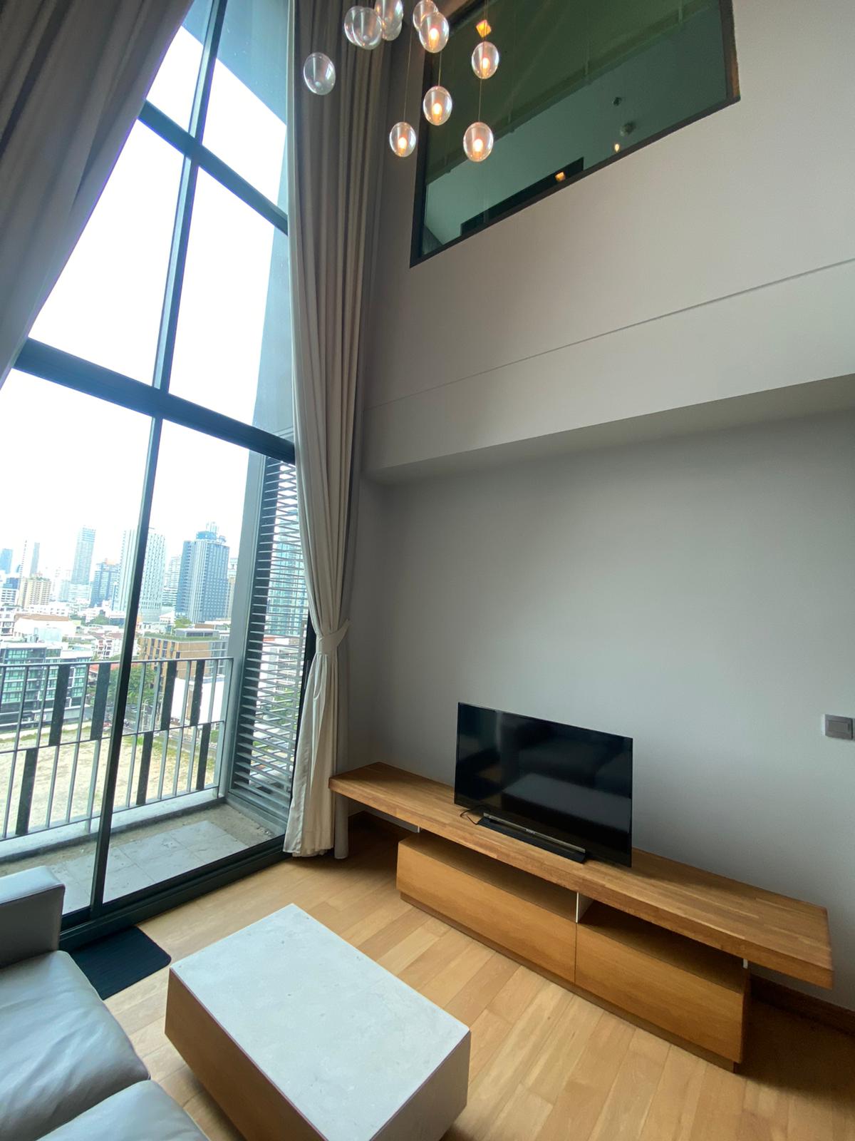 Rent a 2-bedroom duplex condo at Keyne by Sansiri, Sukhumvit, Bangkok for 60,000 THB/month. Enjoy premium amenities and a prime location near Thong Lo BTS.