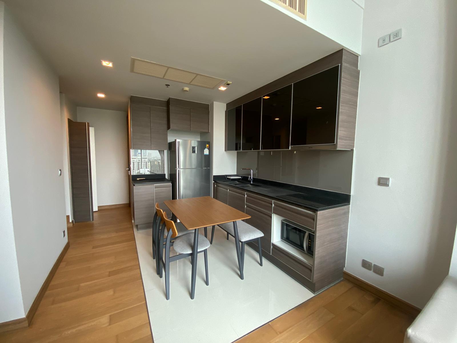 Rent a 2-bedroom duplex condo at Keyne by Sansiri, Sukhumvit, Bangkok for 60,000 THB/month. Enjoy premium amenities and a prime location near Thong Lo BTS.