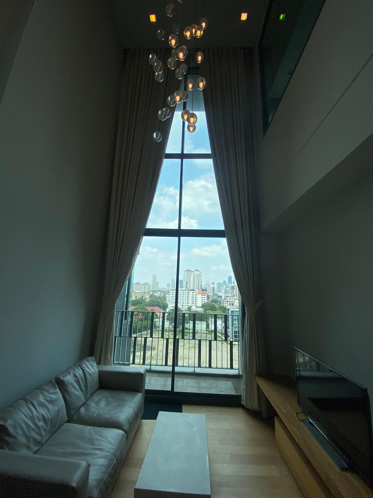 Rent a 2-bedroom duplex condo at Keyne by Sansiri, Sukhumvit, Bangkok for 60,000 THB/month. Enjoy premium amenities and a prime location near Thong Lo BTS.