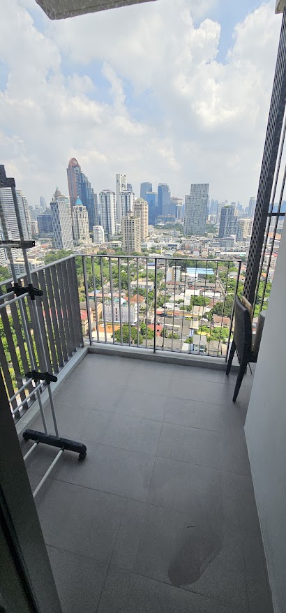 Rent a luxury 2-bed, 2-bath condo at Nara 9 by Eastern Star. Prime Sathon location, top amenities, near Chong Nonsi BTS. THB 50,000/month.