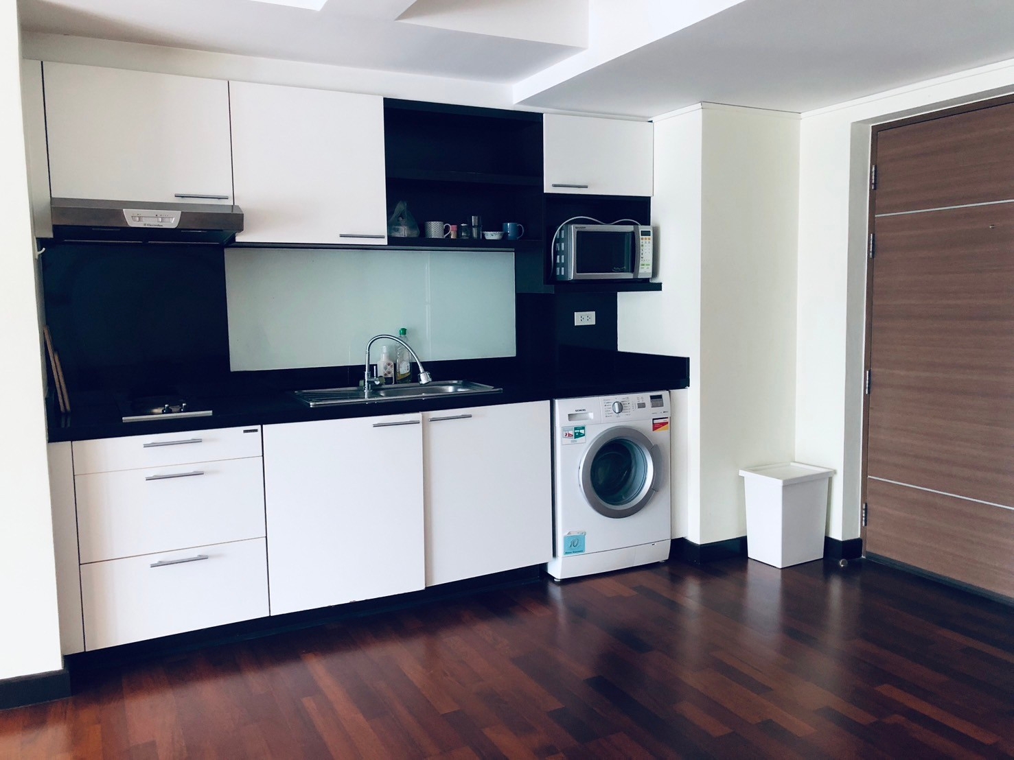 1-Bed, 2-Bath condo at Nusasiri Grand, 35,000 THB/month.