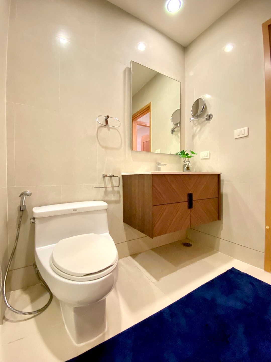 1 Bedroom condo for rent at The Emporio Place, 66sqm, 50,000THB/month. Prime Sukhumvit location with top amenities. Contact BestBKKCondos for more info.