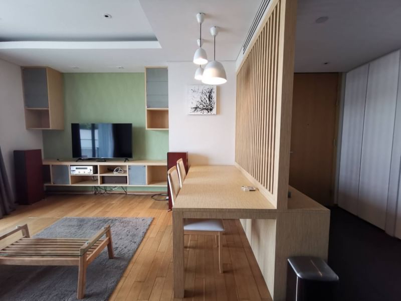 Rent a pet-friendly 2-bedroom condo at Maestro 39 in Sukhumvit. Modern amenities, negotiable rent, and a prime location near BTS Phrom Phong. THB 47,000/month.
