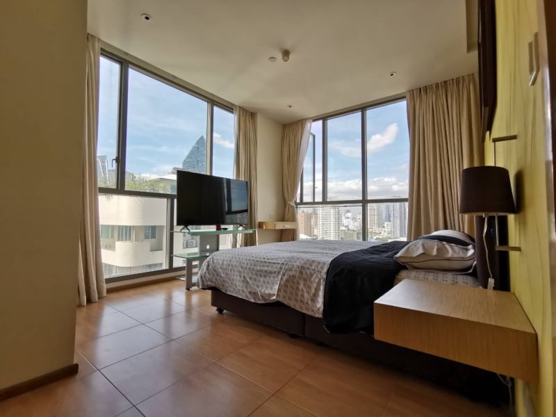 Rent a pet-friendly 2-bedroom condo at Maestro 39 in Sukhumvit. Modern amenities, negotiable rent, and a prime location near BTS Phrom Phong. THB 47,000/month.