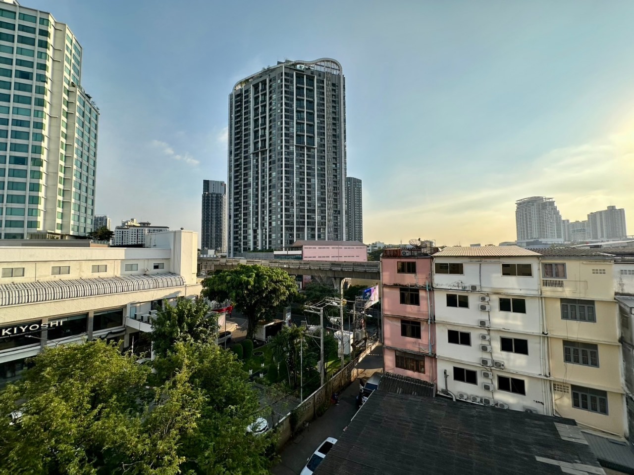 Stylish 2-bedroom condo at Life @ Sukhumvit 67. Fully furnished, pet-friendly, 63 sqm, near BTS Phra Khanong. Rent 30,000 THB/month (negotiable).