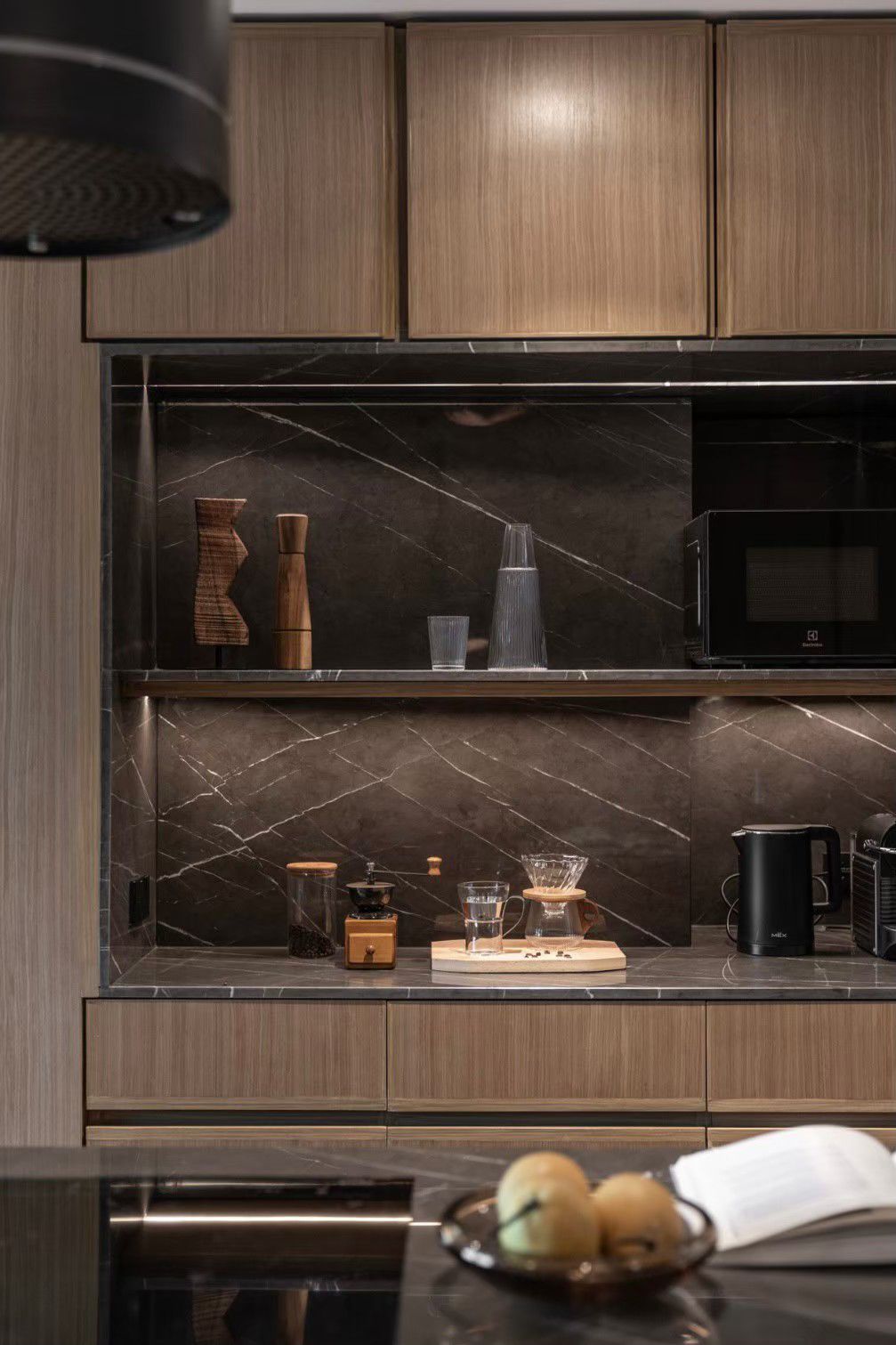 Discover luxury at Noble Remix! Newly renovated 3-bedroom, 2-bathroom condo with 127 sqm on the 27th floor. Prime location, Near BTS Thong Lo. Sale Price: 28.5M THB.