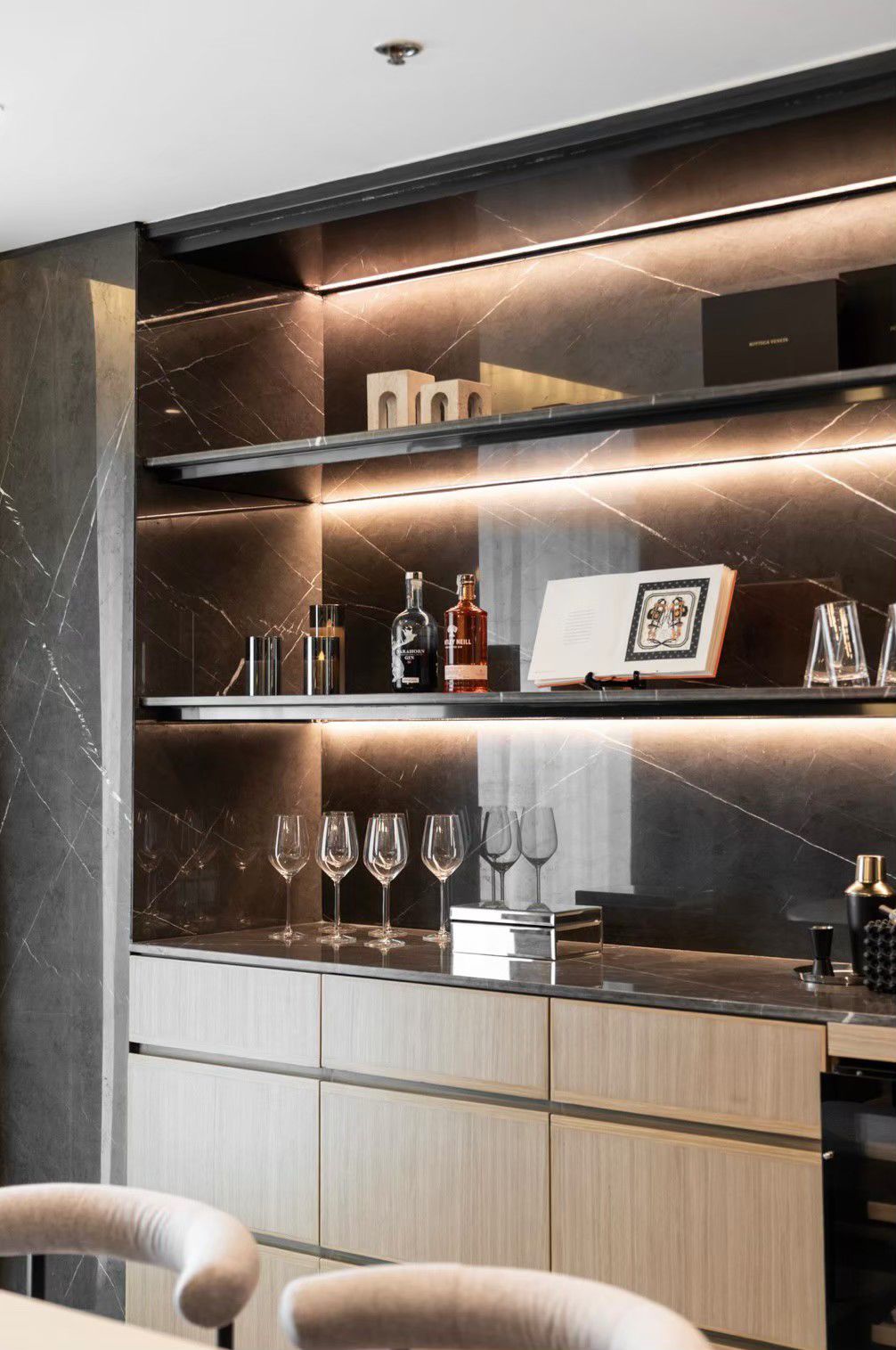 Discover luxury at Noble Remix! Newly renovated 3-bedroom, 2-bathroom condo with 127 sqm on the 27th floor. Prime location, Near BTS Thong Lo. Sale Price: 28.5M THB.