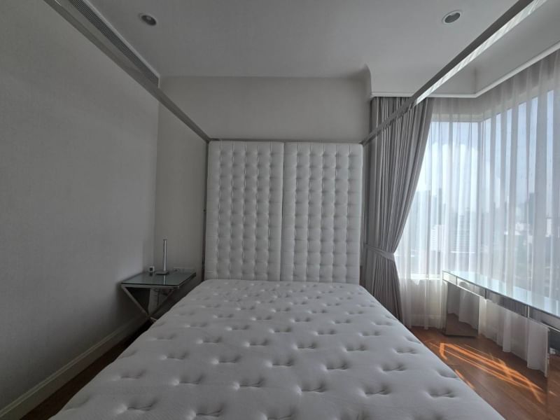2-Bed, 2-Bath Condo for Sale at Q Langsuan, 80 sqm, Royal Bangkok Sports Club View, BTS Chidlom MRT Lumpini, ฿20,000,000 – Luxury Living in Lumphini