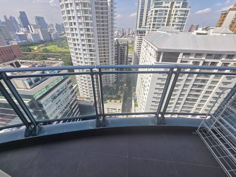 2-Bed, 2-Bath Condo for Sale at Q Langsuan, 80 sqm, Royal Bangkok Sports Club View, BTS Chidlom MRT Lumpini, ฿20,000,000 – Luxury Living in Lumphini