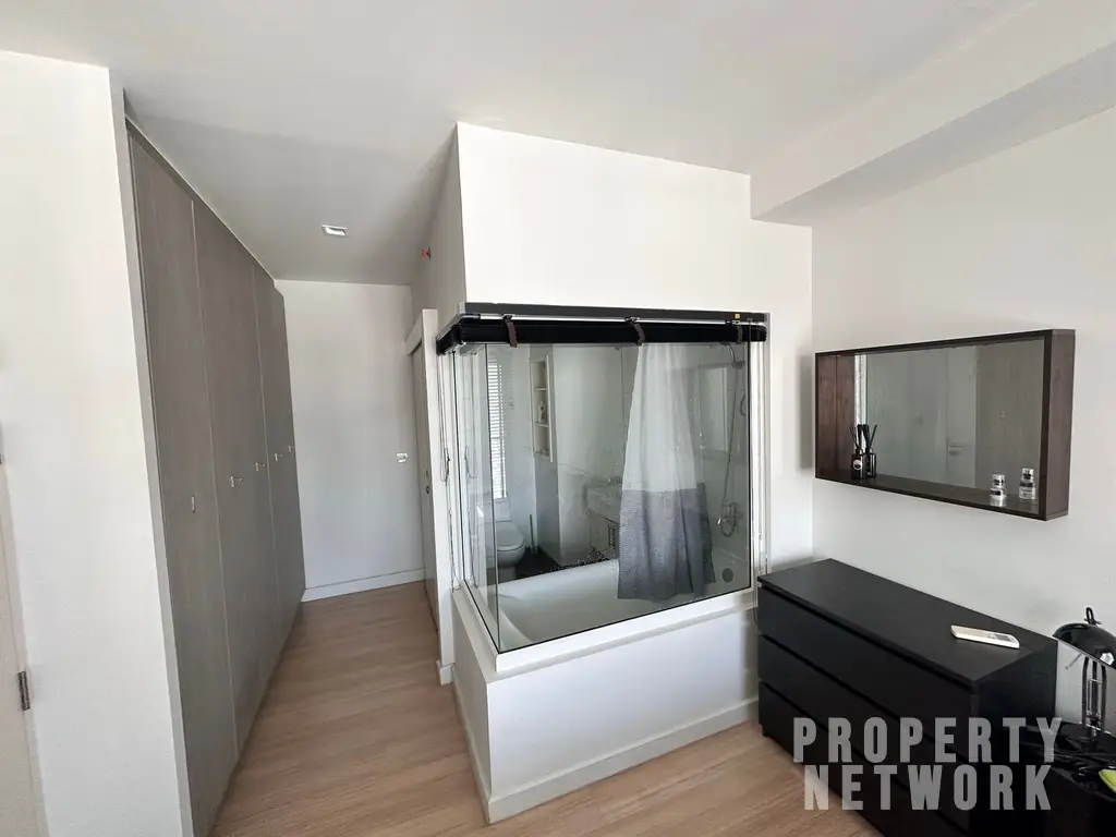 Stunning 1-bedroom condo at The Seed Mingle Sathorn-Suanplu. Fully furnished, 42.5 sqm, 26th floor, near BTS Sala Daeng & MRT Lumphini. Price: 4.4M THB.