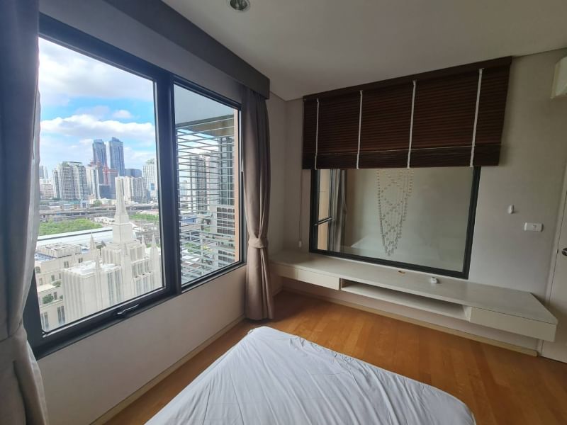 Stunning 1-Bedroom, 2-Bathroom condo at Villa Asoke, 80 sqm, fully furnished. Prime location in Makkasan, Bangkok. For sale at 9,800,000 THB.