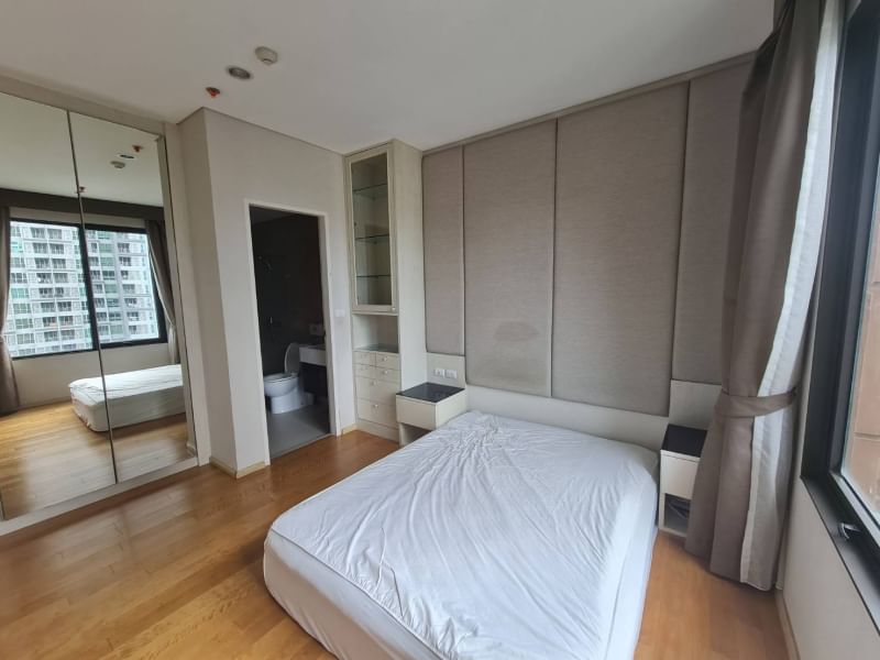 Stunning 1-Bedroom, 2-Bathroom condo at Villa Asoke, 80 sqm, fully furnished. Prime location in Makkasan, Bangkok. For sale at 9,800,000 THB.