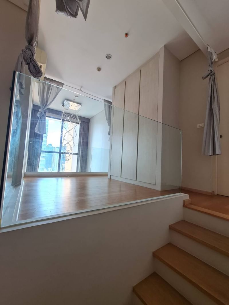 Stunning 1-Bedroom, 2-Bathroom condo at Villa Asoke, 80 sqm, fully furnished. Prime location in Makkasan, Bangkok. For sale at 9,800,000 THB.