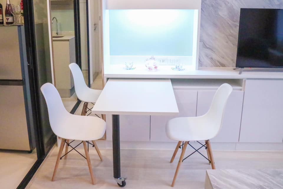 Modern 1-Bedroom, 1-Bathroom condo at Knightsbridge Prime Sathorn, 37 sqm. For rent at 26,000 THB. Prime location near Chong Nonsi BTS, ideal for city living.