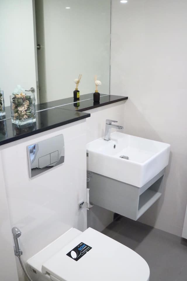 Modern 1-Bedroom, 1-Bathroom condo at Knightsbridge Prime Sathorn, 37 sqm. For rent at 26,000 THB. Prime location near Chong Nonsi BTS, ideal for city living.