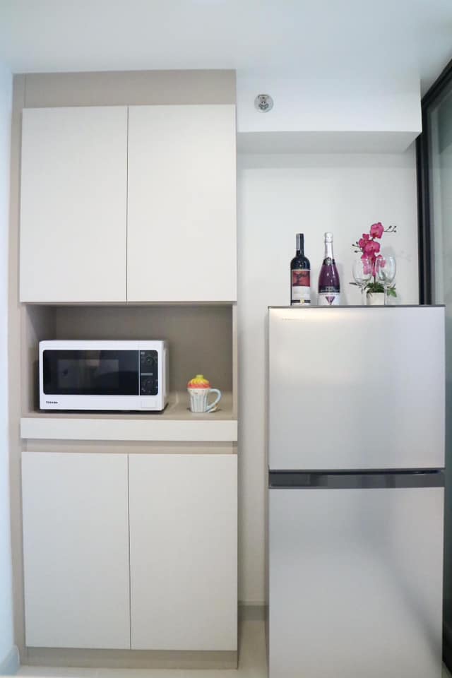 Modern 1-Bedroom, 1-Bathroom condo at Knightsbridge Prime Sathorn, 37 sqm. For rent at 26,000 THB. Prime location near Chong Nonsi BTS, ideal for city living.
