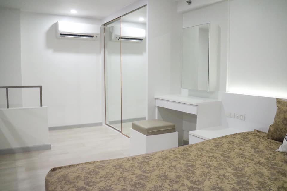 Modern 1-Bedroom, 1-Bathroom condo at Knightsbridge Prime Sathorn, 37 sqm. For rent at 26,000 THB. Prime location near Chong Nonsi BTS, ideal for city living.